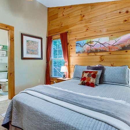 Serene Maggie Valley Retreat With Deck And Hot Tub! Ngoại thất bức ảnh