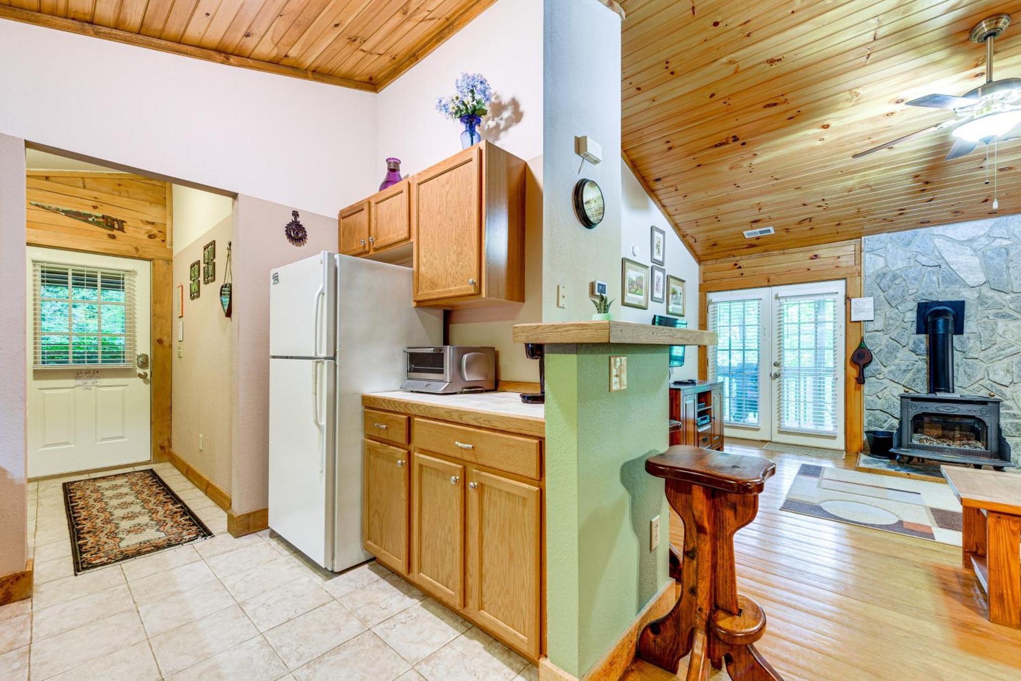 Serene Maggie Valley Retreat With Deck And Hot Tub! Ngoại thất bức ảnh