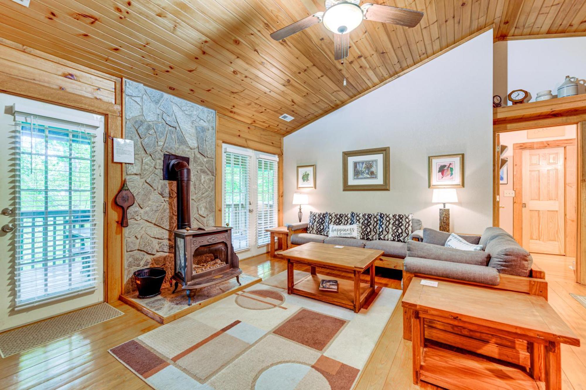Serene Maggie Valley Retreat With Deck And Hot Tub! Ngoại thất bức ảnh