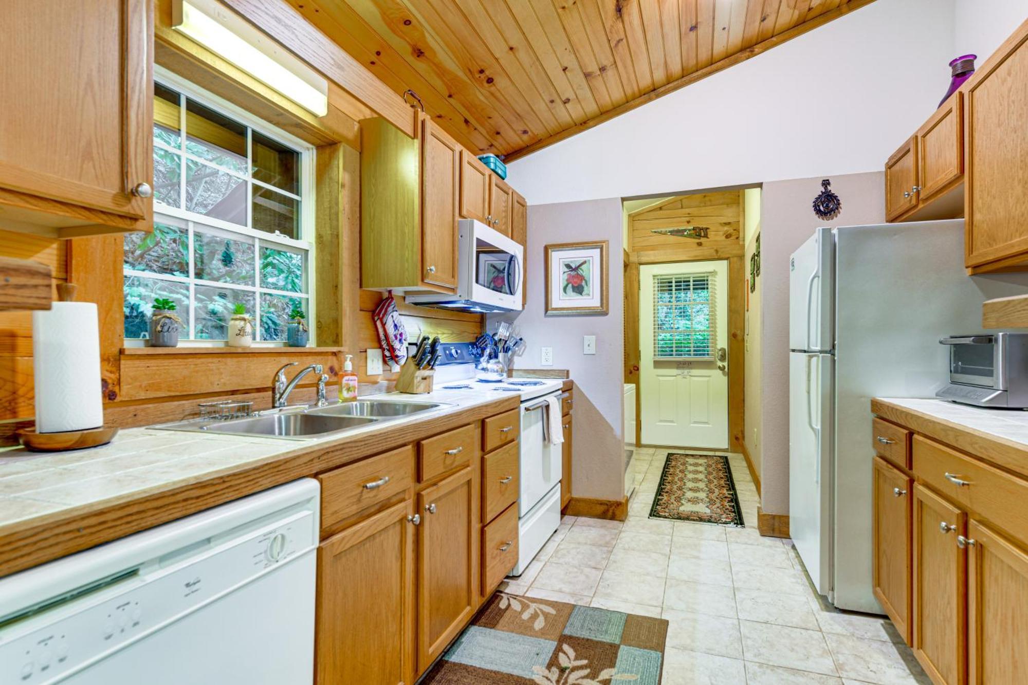 Serene Maggie Valley Retreat With Deck And Hot Tub! Ngoại thất bức ảnh