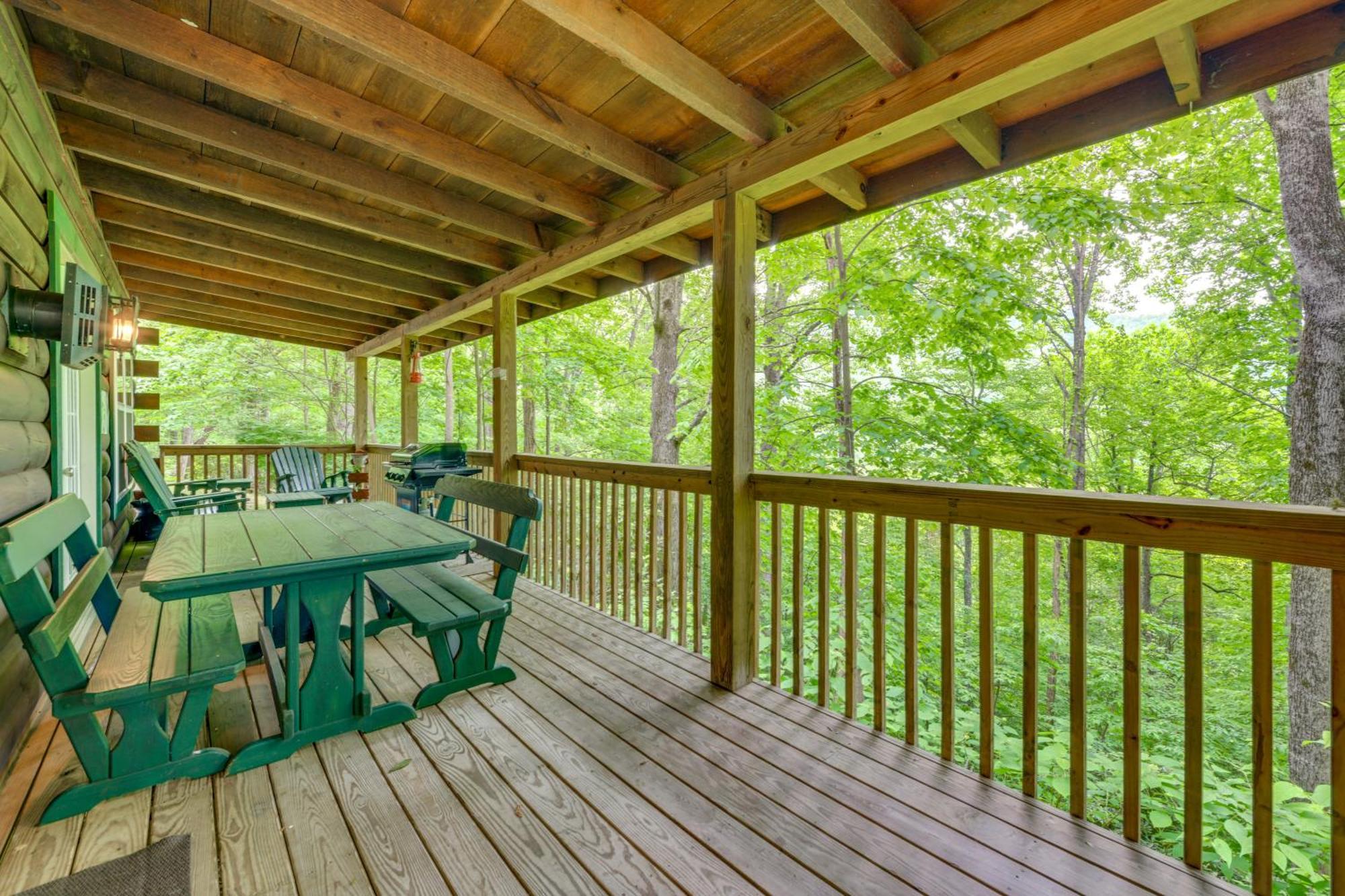 Serene Maggie Valley Retreat With Deck And Hot Tub! Ngoại thất bức ảnh