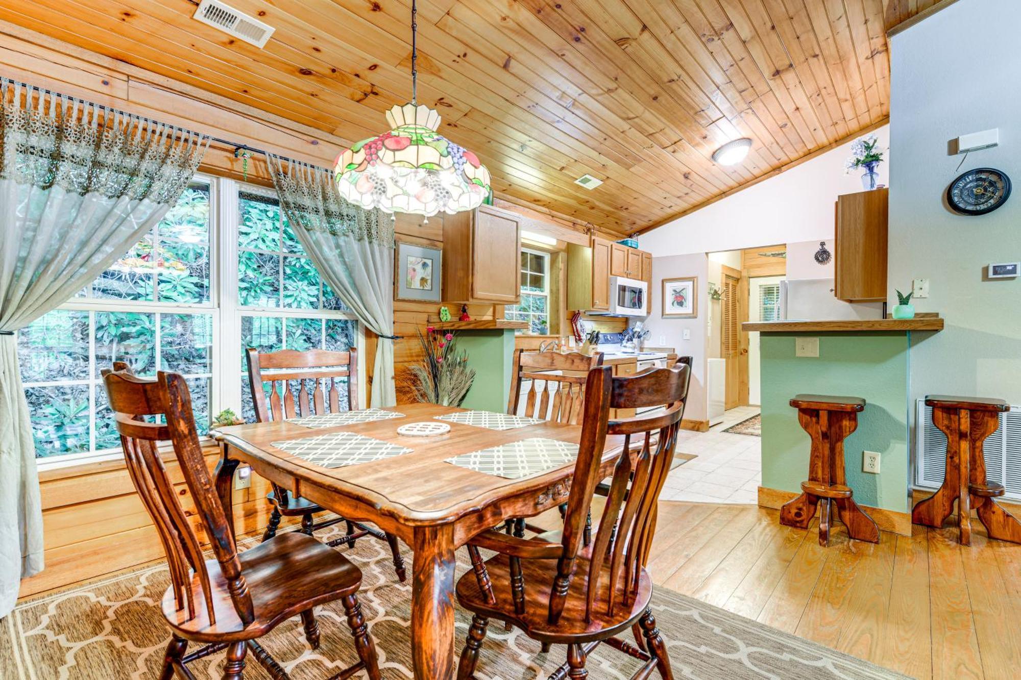 Serene Maggie Valley Retreat With Deck And Hot Tub! Ngoại thất bức ảnh