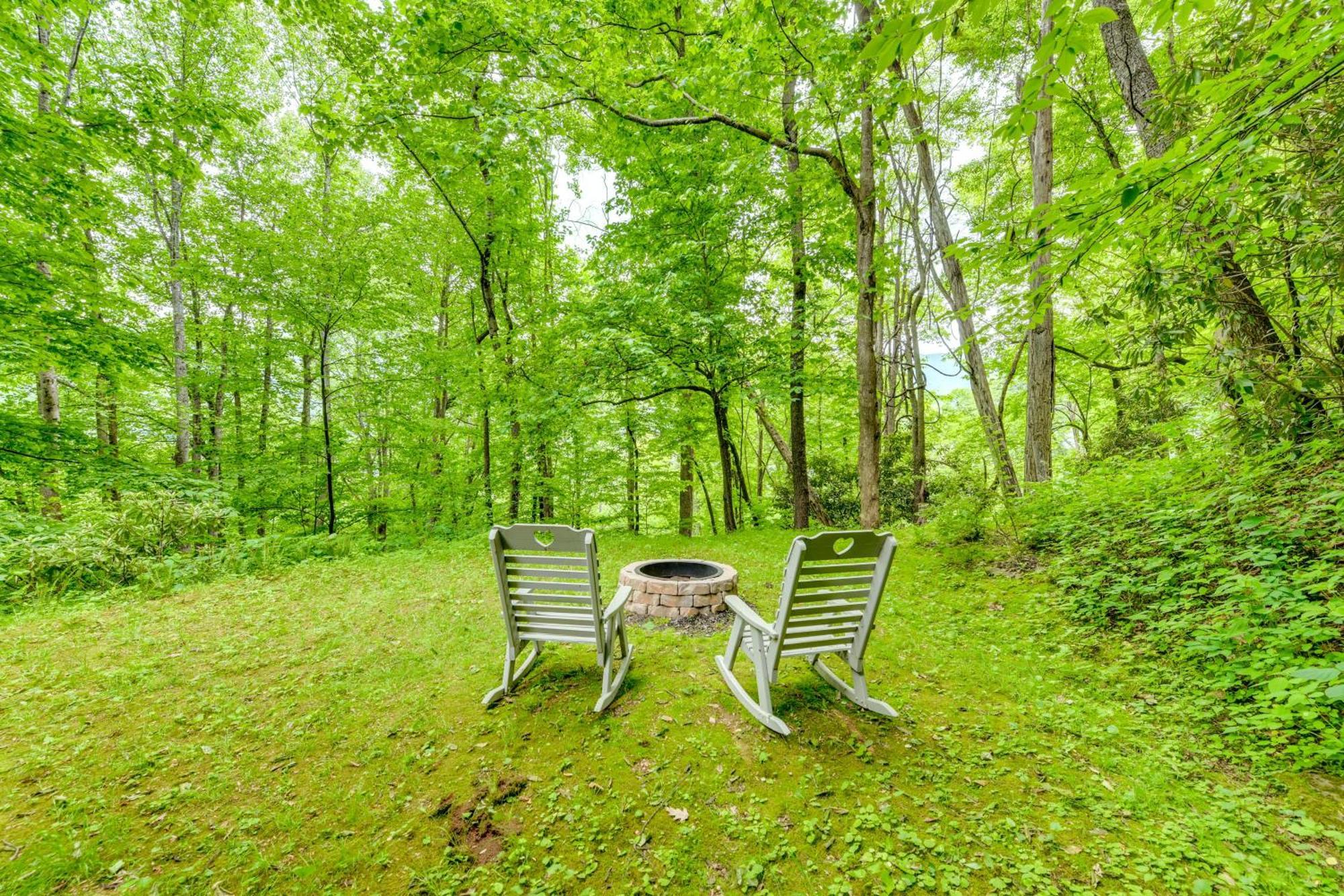 Serene Maggie Valley Retreat With Deck And Hot Tub! Ngoại thất bức ảnh
